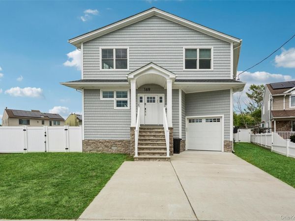 169 Mott Street , Oceanside, NY 11572