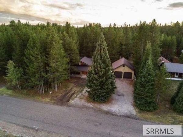 4190 N Big Springs Loop Road, ISLAND PARK, ID 83429