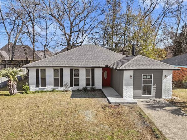9219 Baronne Dr, Baton Rouge, LA 70810