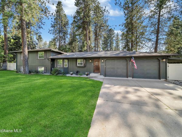 5999 N Pinegrove Dr , Coeur d'Alene, ID 83815