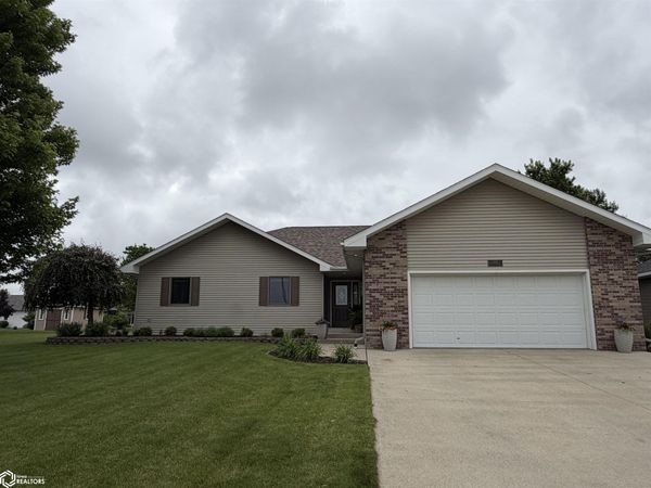 1103 11th St SW, Humboldt, IA 50548