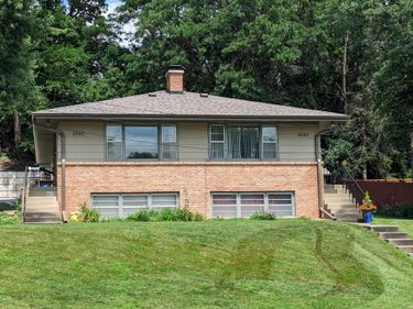 8542 Plymouth Avenue N, Minneapolis, MN 55427
