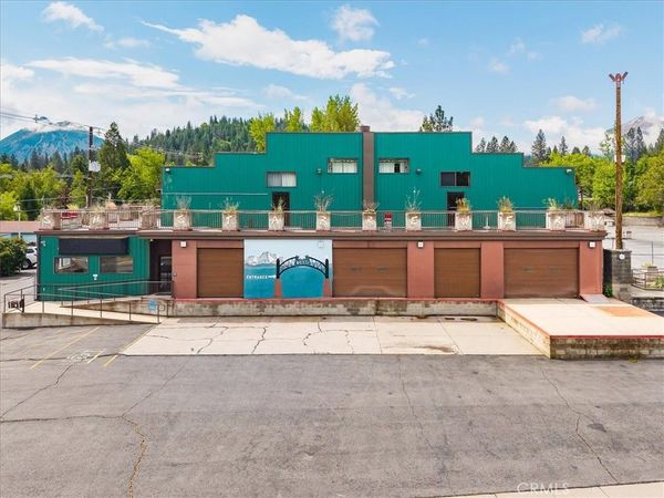 360 College Avenue, Weed, CA 96094