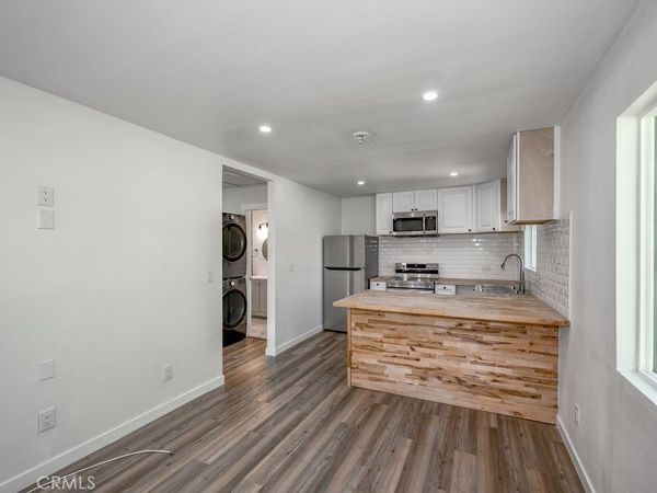 1069 Erringer Road , Unit 1, Simi Valley, CA 93065