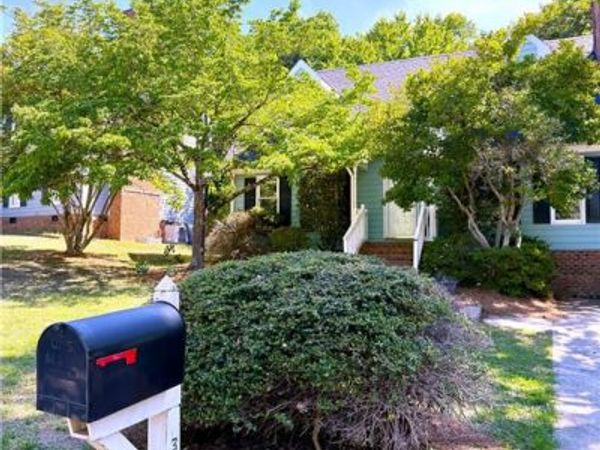 3 Swiftcreek Court , Greensboro, NC 27407