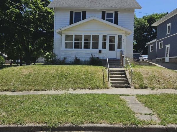 751 N East Avenue, Jackson, MI 49202