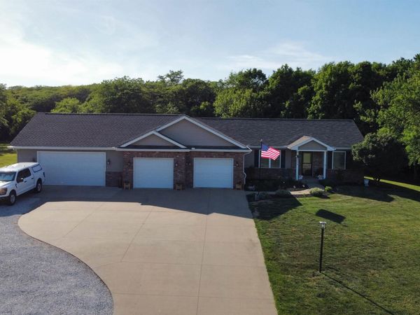 324 CASEY Road, Farmington, IL 61531