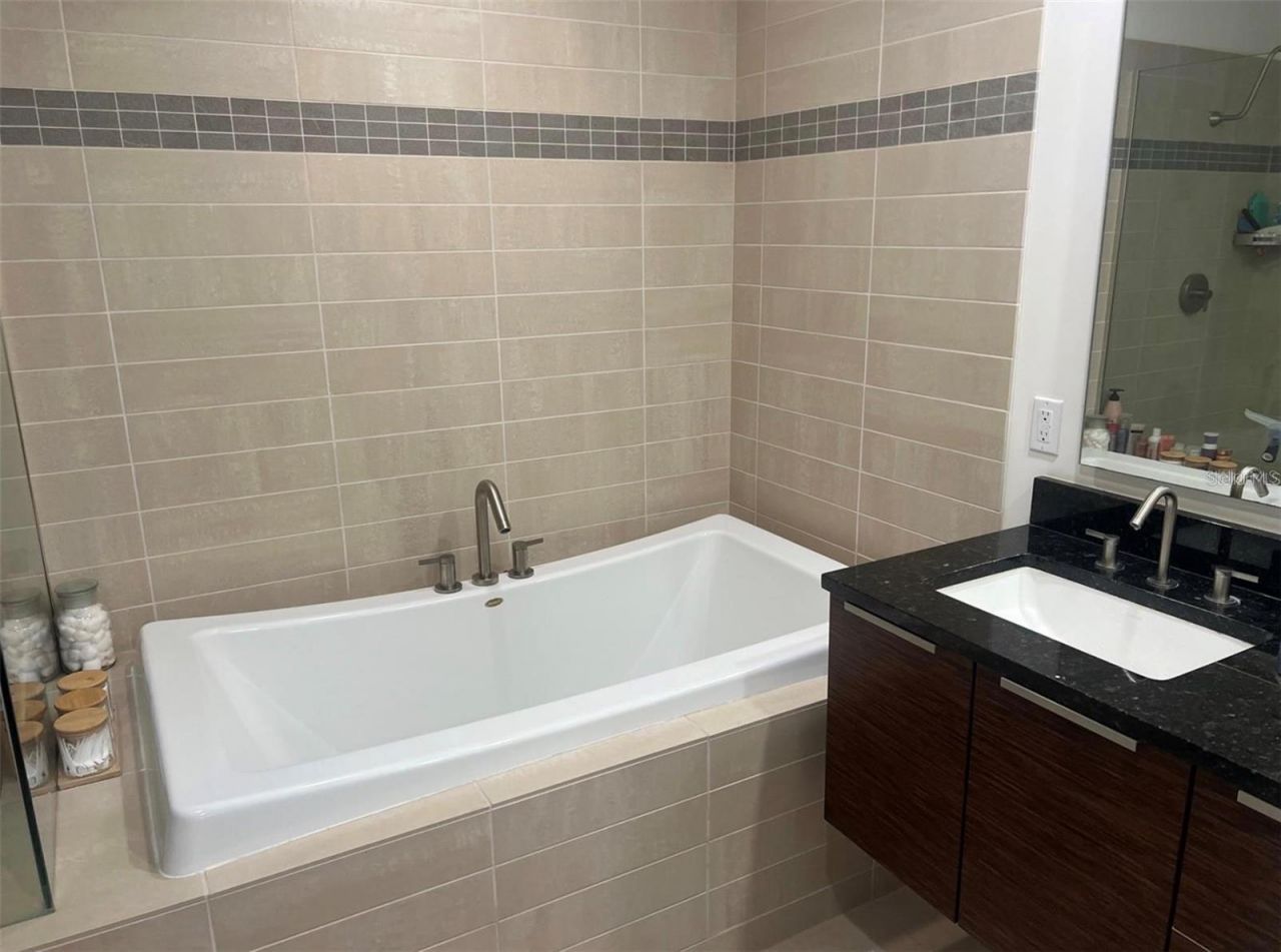 145 2nd Avenue S, Unit 614, Saint Petersburg, FL 33701 Photo