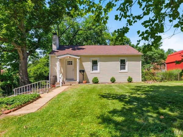 10411 Maddox Place, Overland, MO 63114