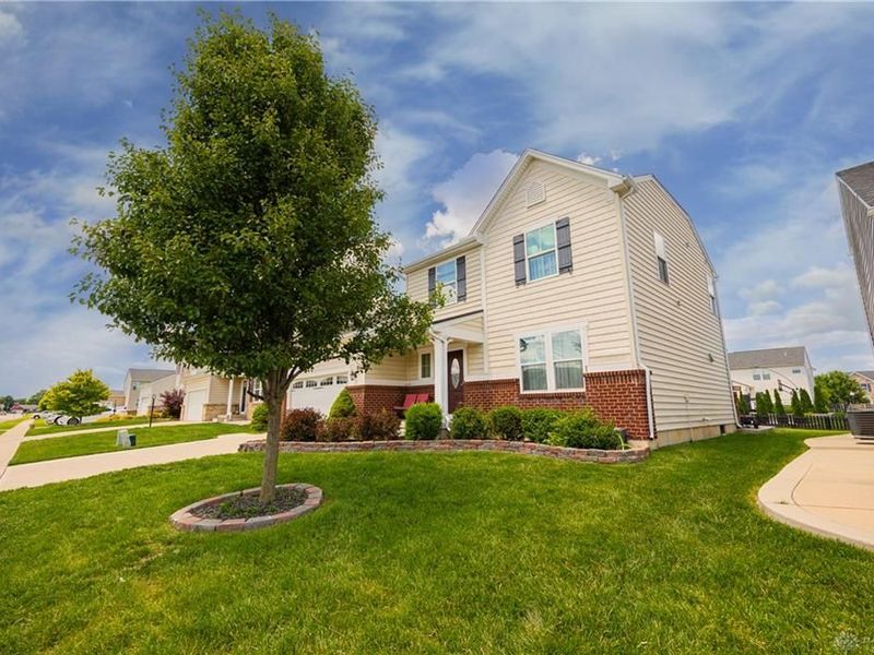 7116 Bluestream Drive, Tipp City, OH 45371 Photo 3