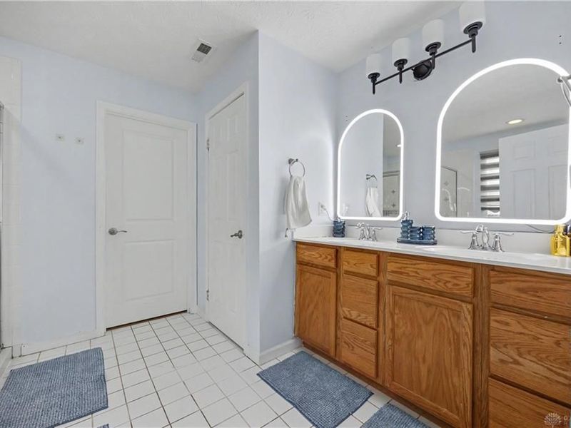 7116 Bluestream Drive, Tipp City, OH 45371 Photo 35