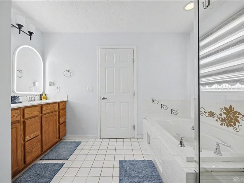 7116 Bluestream Drive, Tipp City, OH 45371 Photo 38