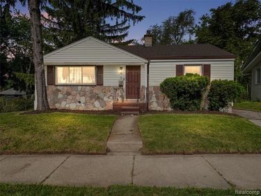 96 Oneida Street , Pontiac, MI 48341