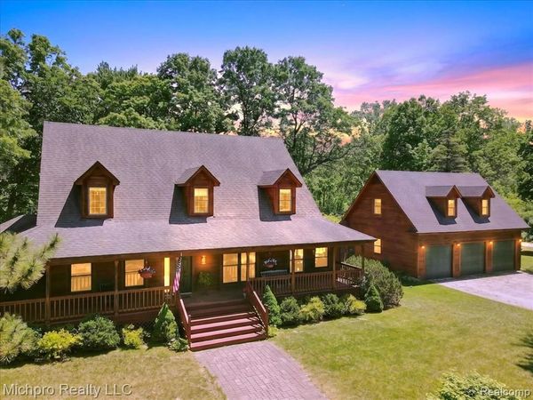 670 Green Creek Lane, Brandon Twp, MI 48371