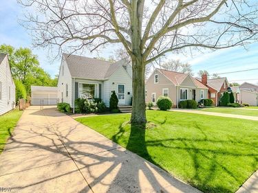 1297 Lander Road , Mayfield Heights, OH 44124