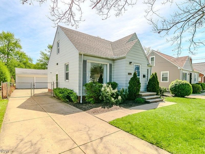 1297 Lander Road , Mayfield Heights, OH 44124 Photo 3