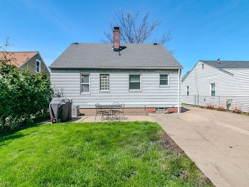 1297 Lander Road , Mayfield Heights, OH 44124 Photo 6