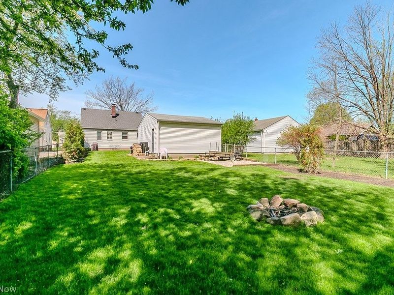 1297 Lander Road , Mayfield Heights, OH 44124 Photo 8