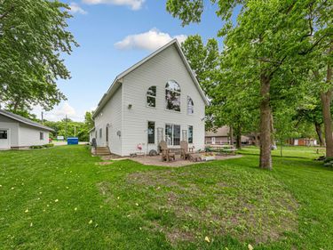 943 Reed Street N, Waterville, MN 56096