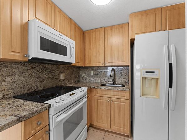 241 SE 9th Avenue, Unit 104, Pompano Beach, FL 33060