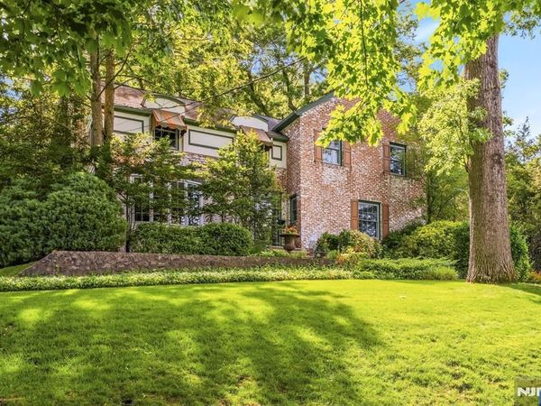 34 Hillside Avenue, GLEN ROCK, NJ 07452