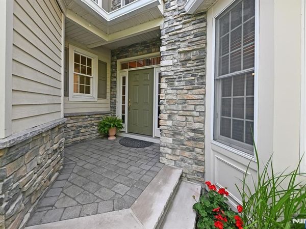 3 Schindler Court, Upper Saddle River, NJ 07458