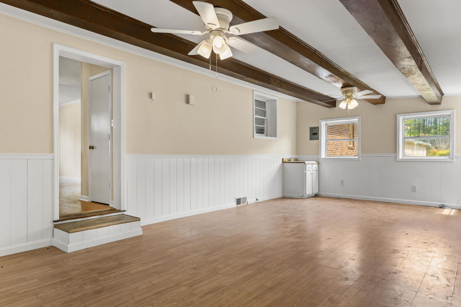 1136 Lakeshore Drive Photo 11