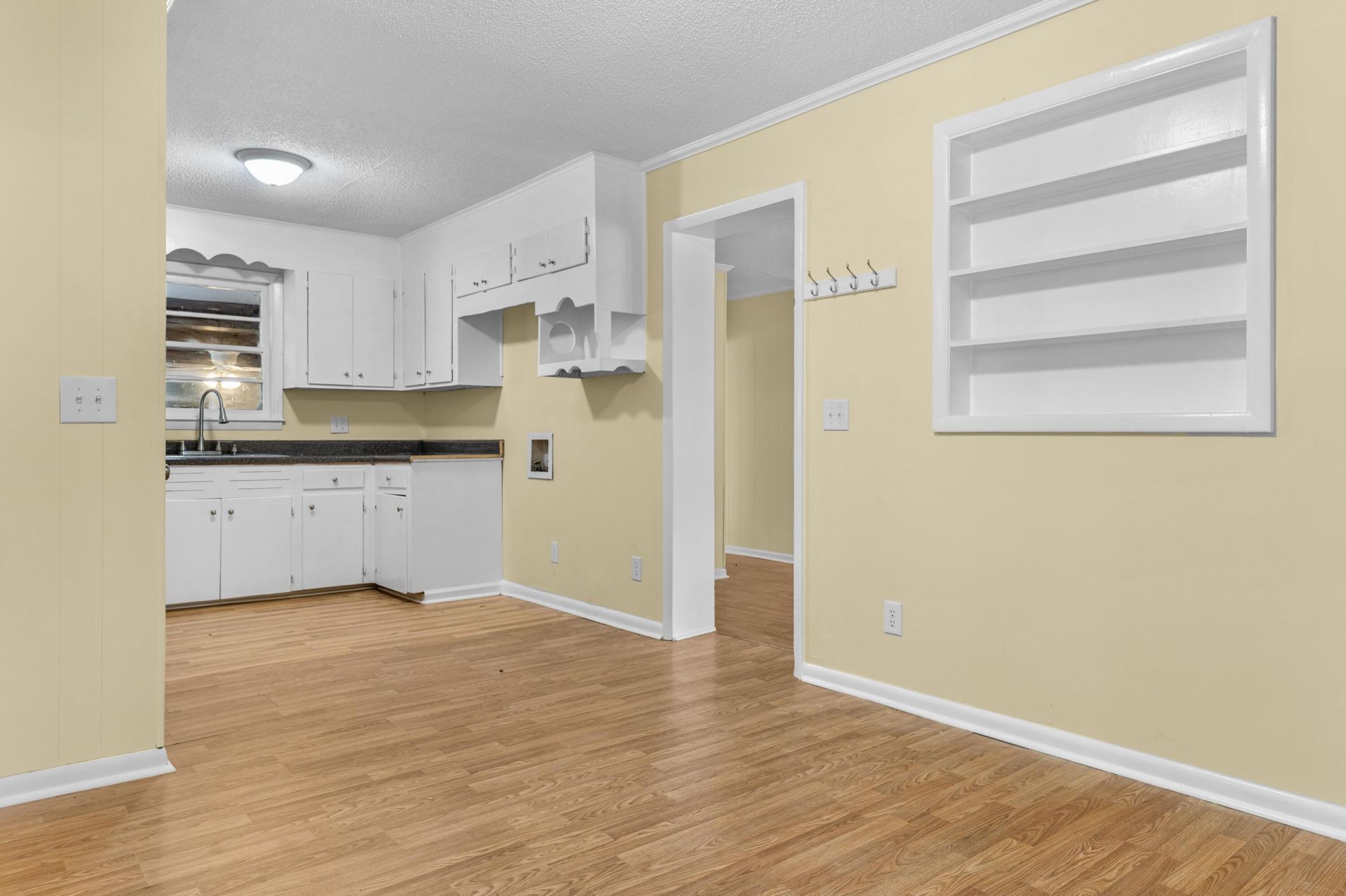 1136 Lakeshore Drive Photo 13