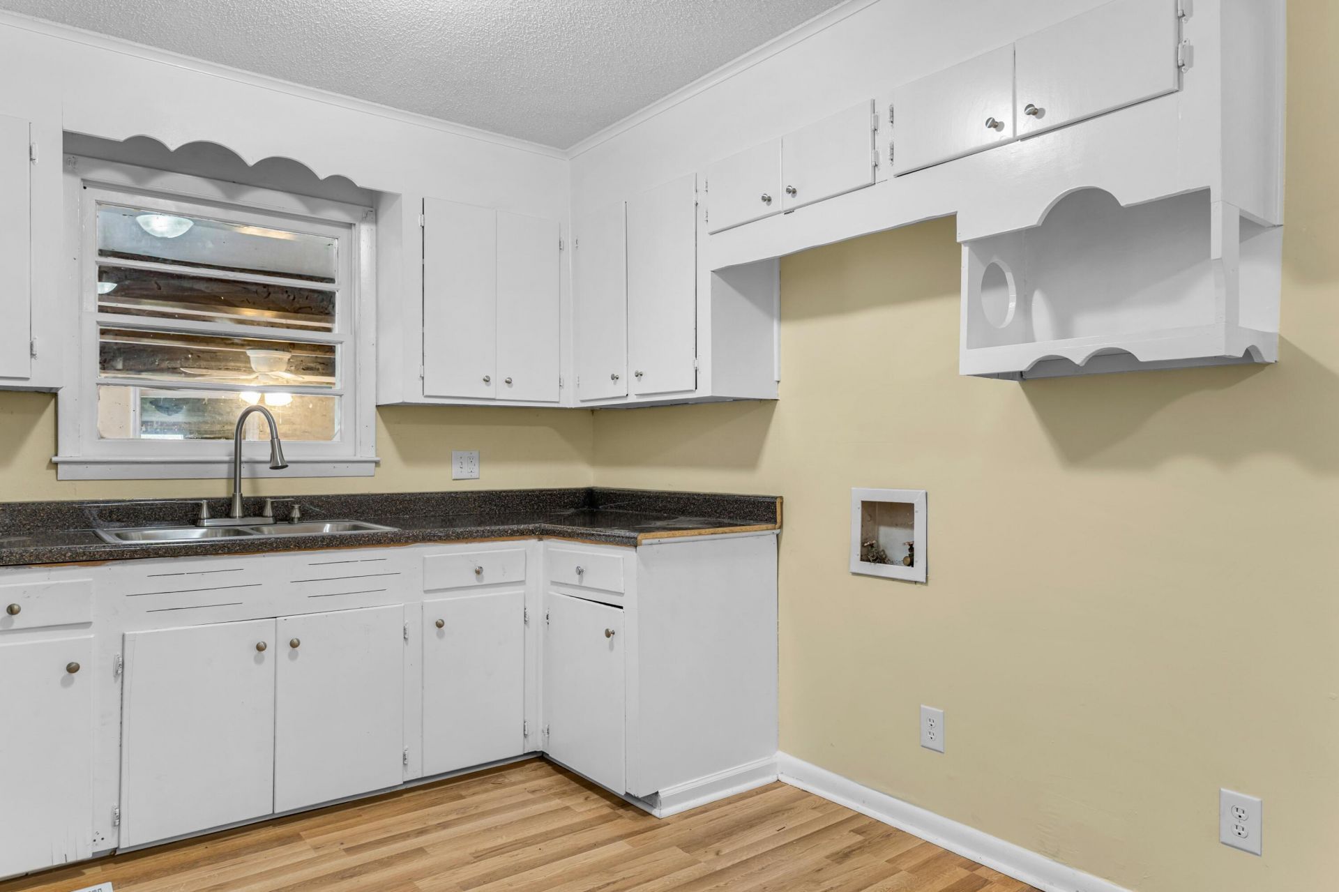 1136 Lakeshore Drive Photo 16