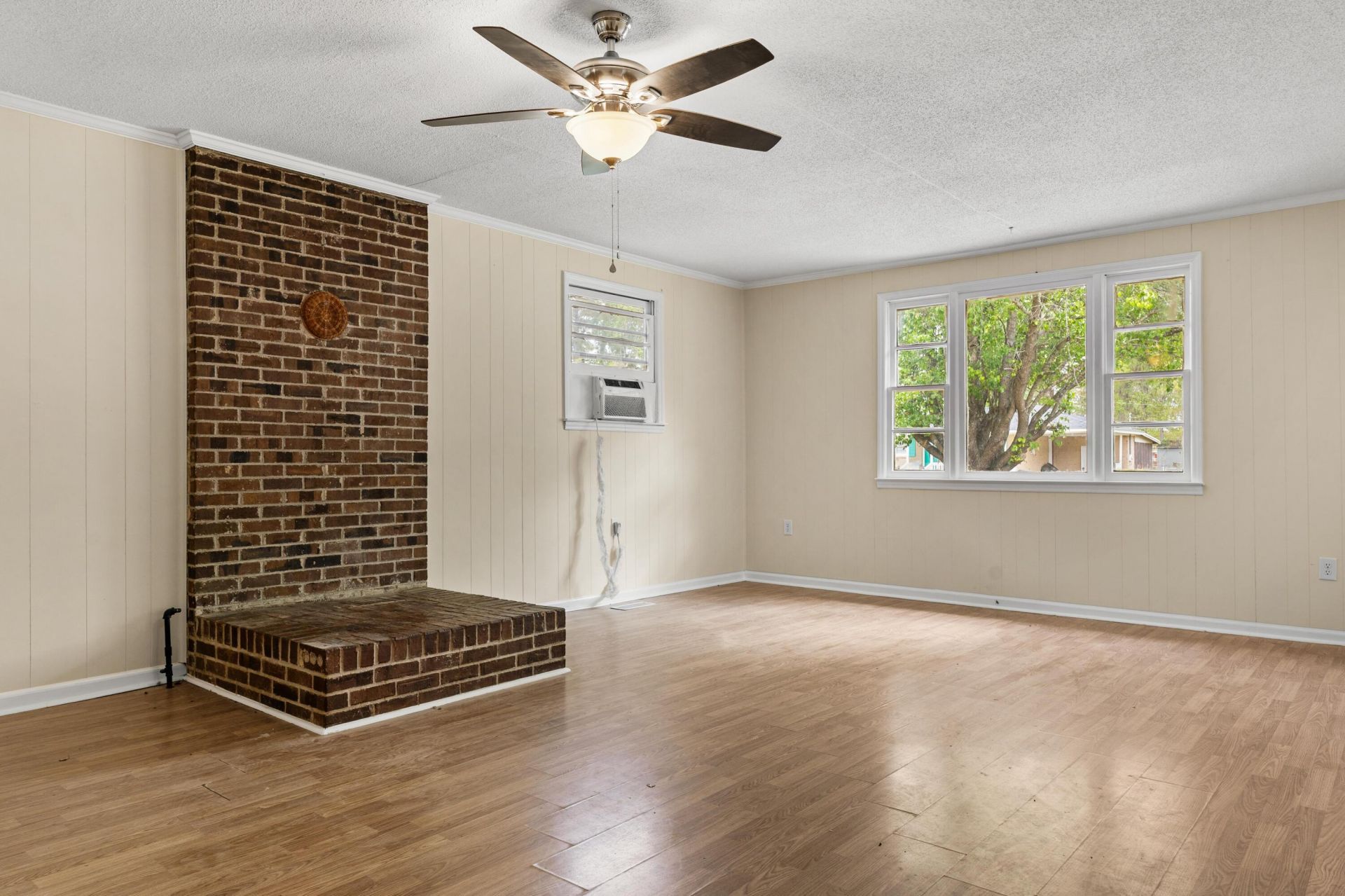 1136 Lakeshore Drive Photo 6