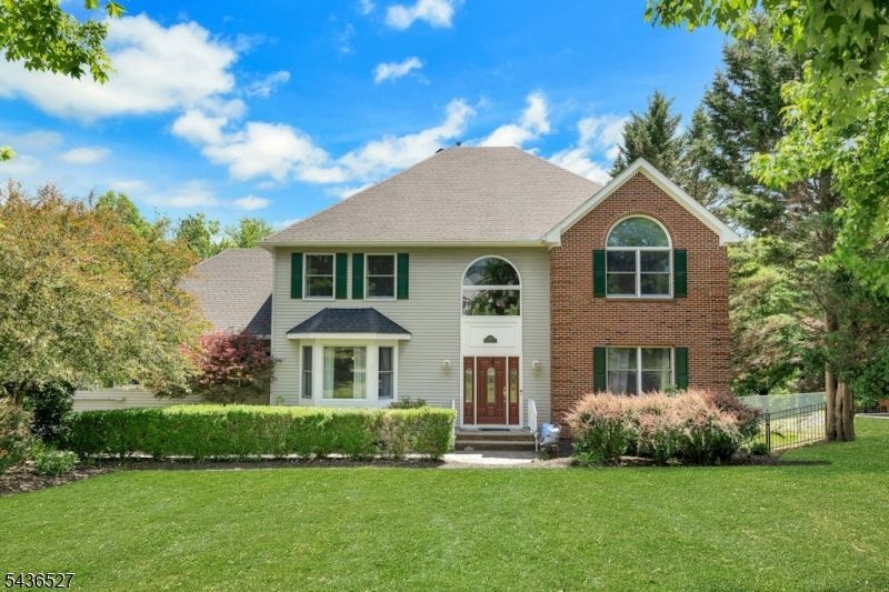 55 Delaware Ave, Long Hill, NJ 07980 Main Photo