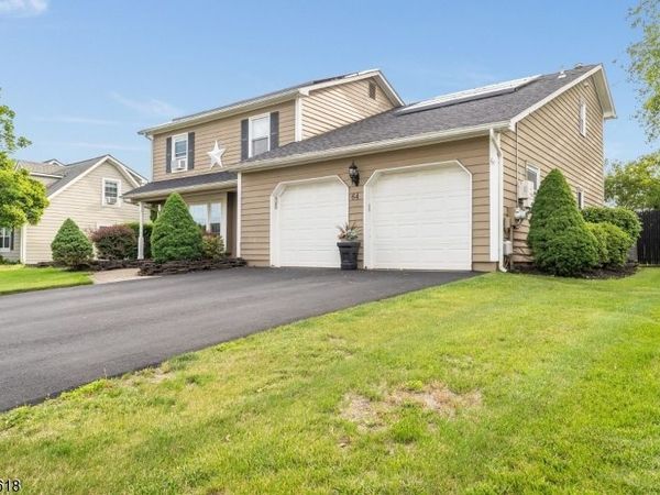 64 Dunedain St, Hillsborough, NJ 08844