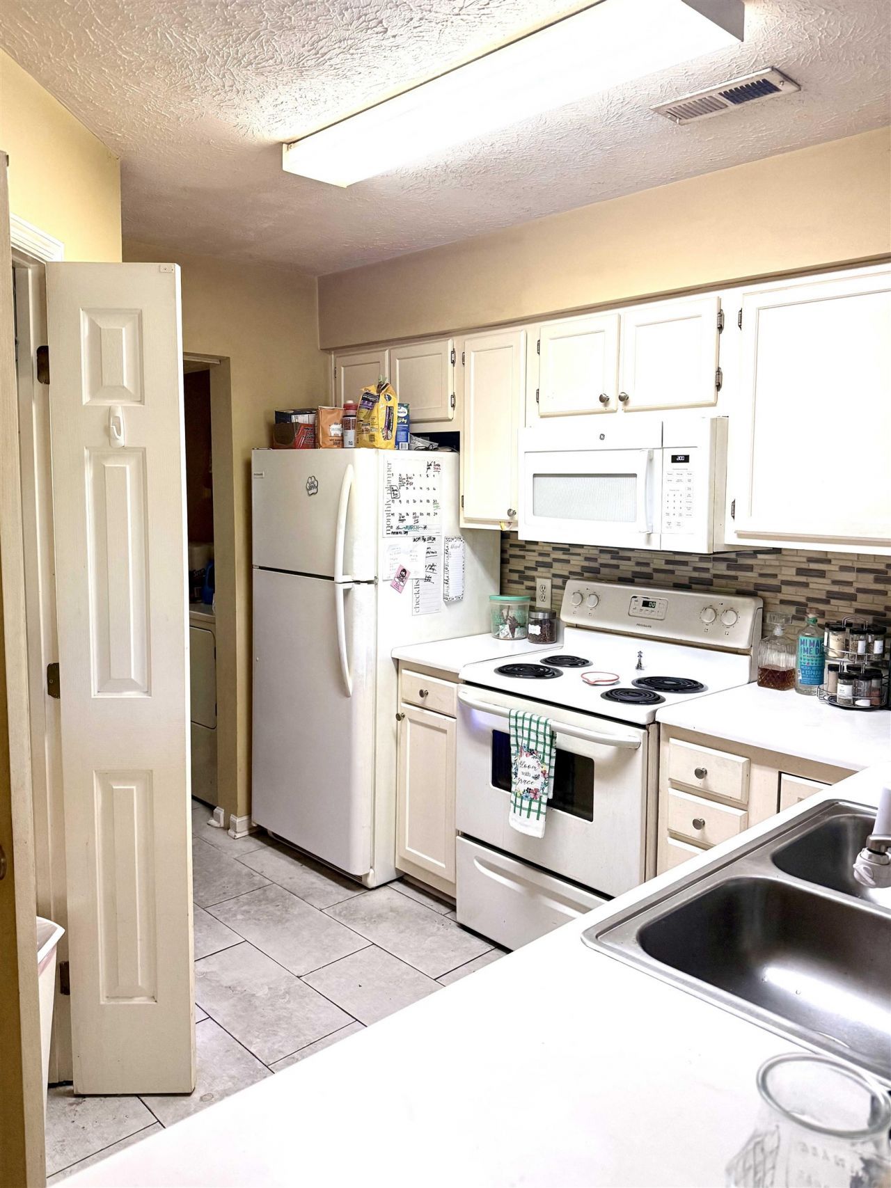 453 Red River Ct. Photo 4