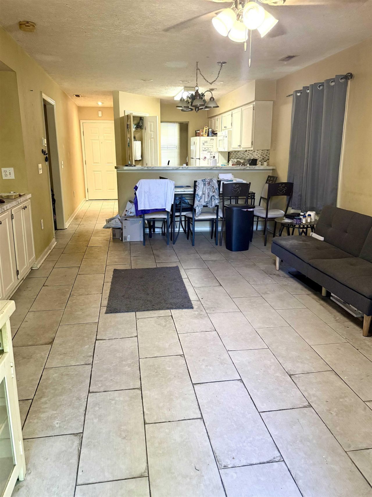 453 Red River Ct. Photo 7