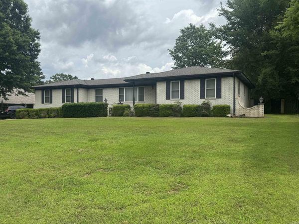5 Briarwood Lane, Clarksville, AR 72830