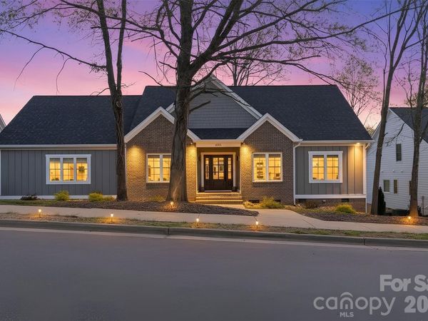 405 19th Avenue Circle NW, Hickory, NC 28601