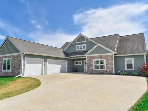 4915 Meadowview COURT, Grafton, WI 53024