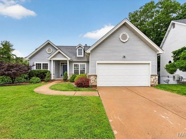 853 Wellesley Place Drive , Chesterfield, MO 63017