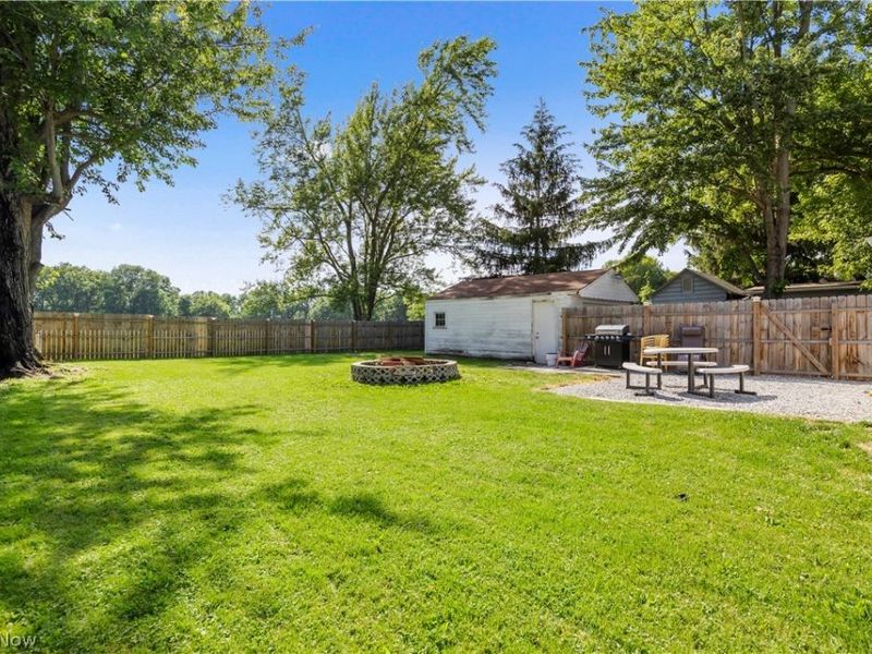 1365 East Avenue , Elyria, OH 44035 Photo 35