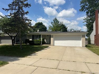 1111 Langley Boulevard, Clawson, MI 48017