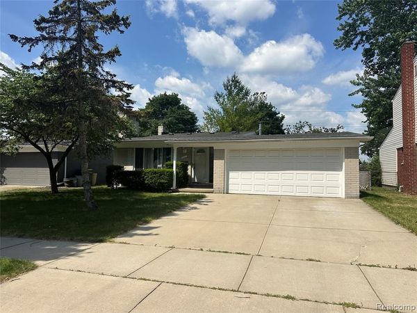 1111 Langley Boulevard, Clawson, MI 48017