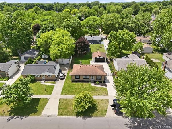 1260 S John Hix Street , Westland, MI 48186
