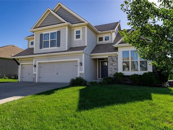 10523 N Randolph Avenue, Kansas City, MO 64157