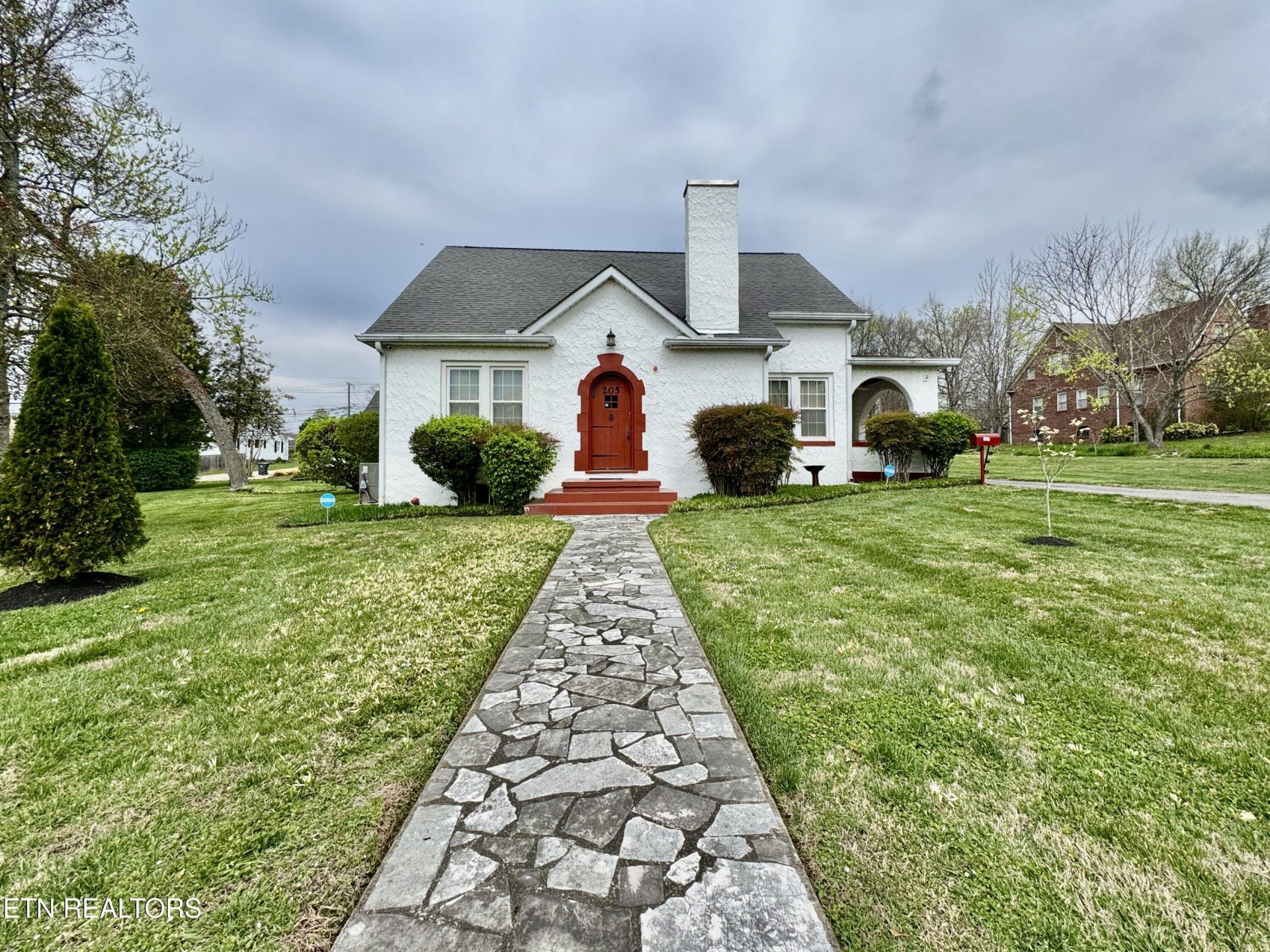 205 Adair Drive, Knoxville, TN 37918 Main Photo