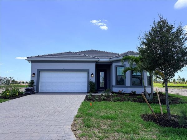 4821 LONG POINT RUN , LAKEWOOD RANCH, FL 34211