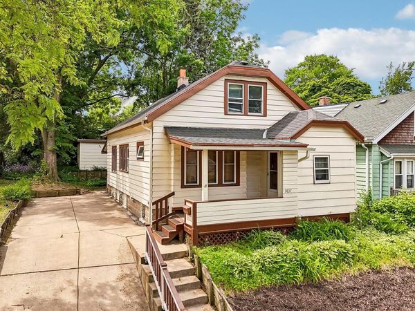 3837 W Mt Vernon AVENUE, Milwaukee, WI 53208