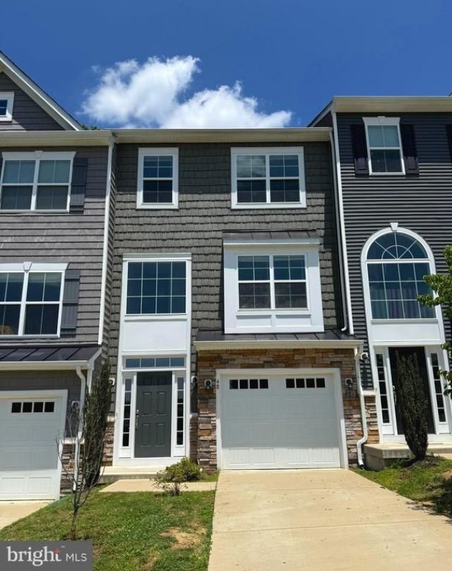 48 Andrews Place, Fredericksburg, VA 22405 Main Photo