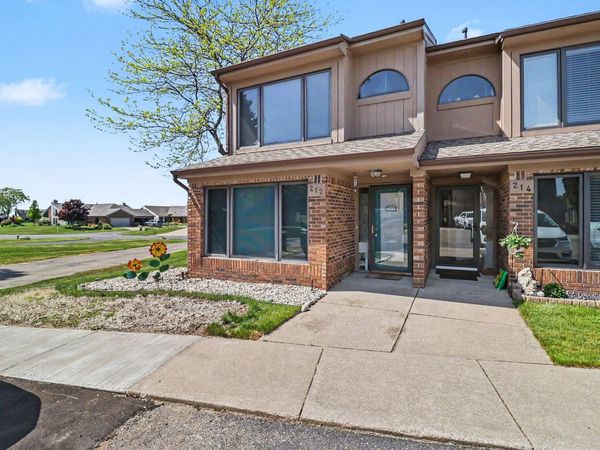 212 Harbor Drive, Unit 73, Ludington, MI 49431