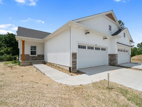 134 Ashley Court, Brooklyn, MI 49230