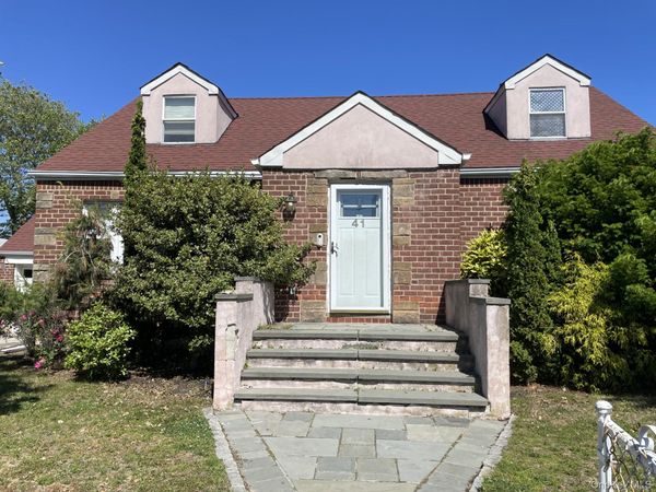 41 Ostend Road , Island Park, NY 11558